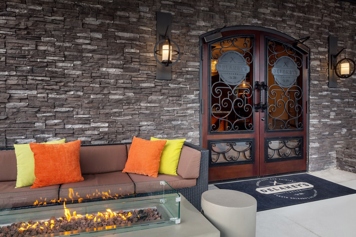 The Delaney Hotel - Photo 1