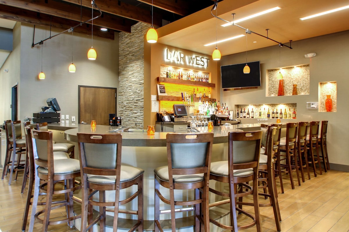 Hampton Inn & Suites Milwaukee West - Photo 1