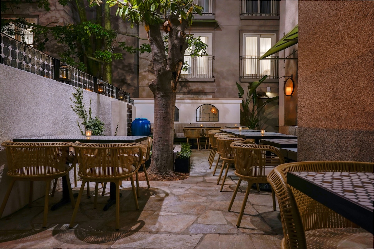 Hotel Amarano Burbank-Hollywood - Photo 1