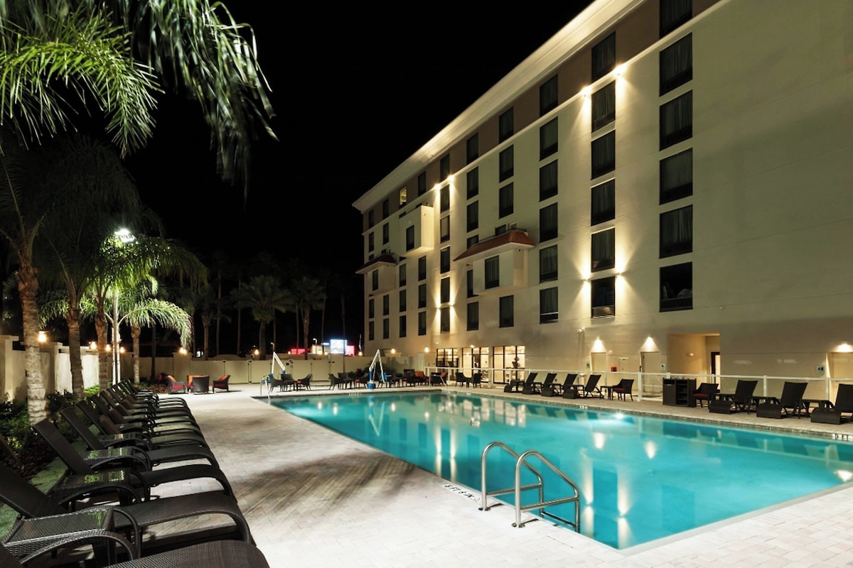 Delta Hotels by Marriott Orlando Lake Buena Vista - Photo 1
