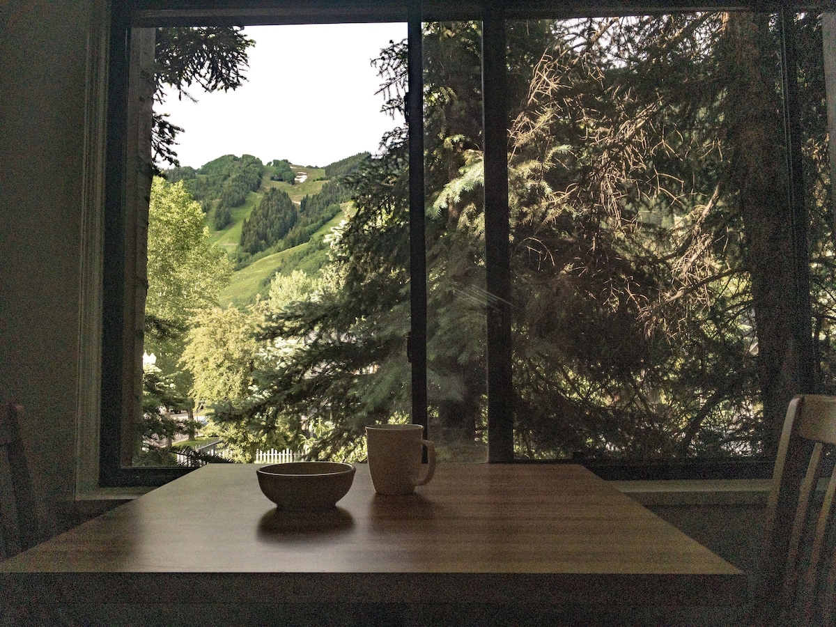 Tyrolean Lodge - Photo 1