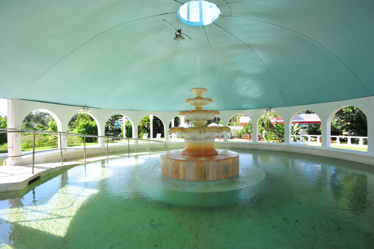 Days Inn by Wyndham Fort Myers Springs Resort - Photo 1