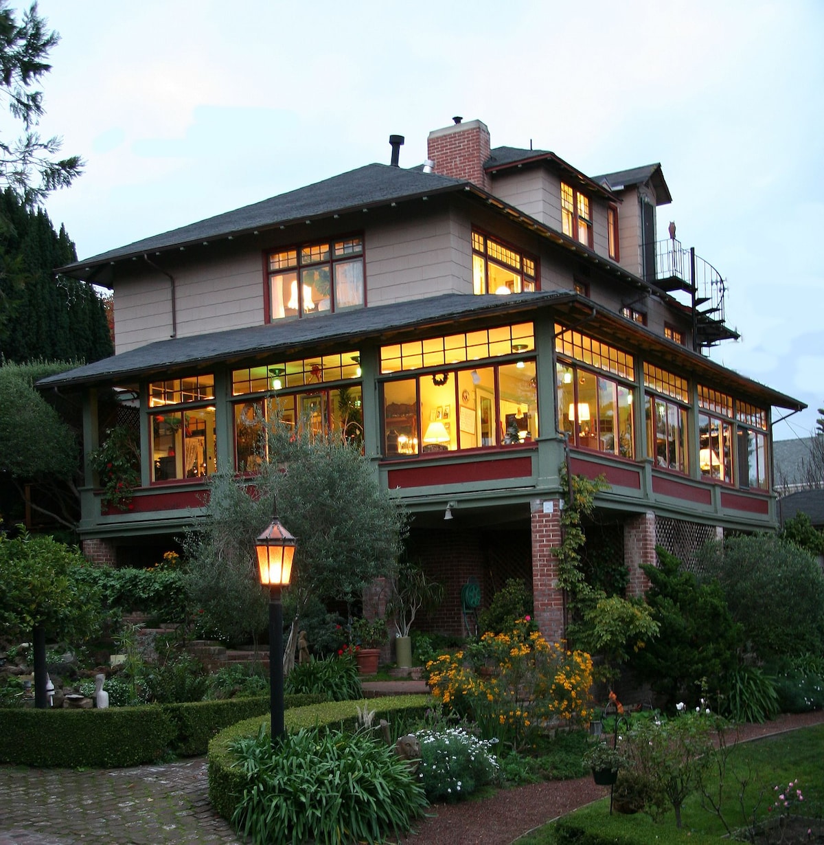 The Jabberwock Inn - Photo 1