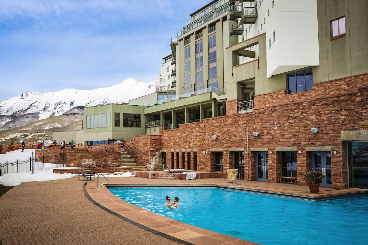 The Peaks Resort & Spa - Photo 1