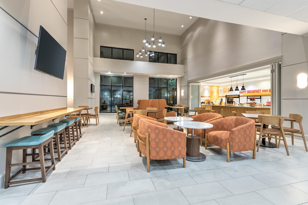 Hampton Inn & Suites Houston/Pasadena - Photo 1