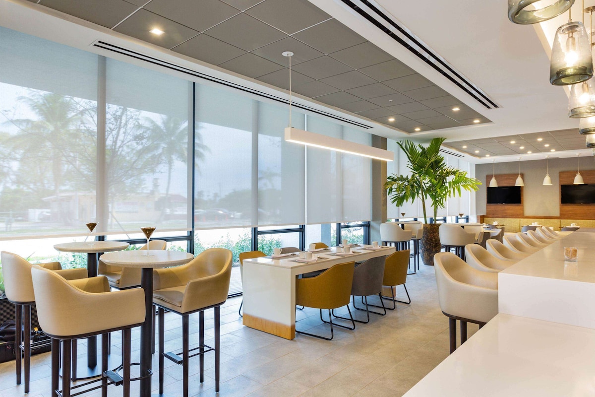 Wyndham Garden Ft Lauderdale Airport & Cruise Port - Photo 1