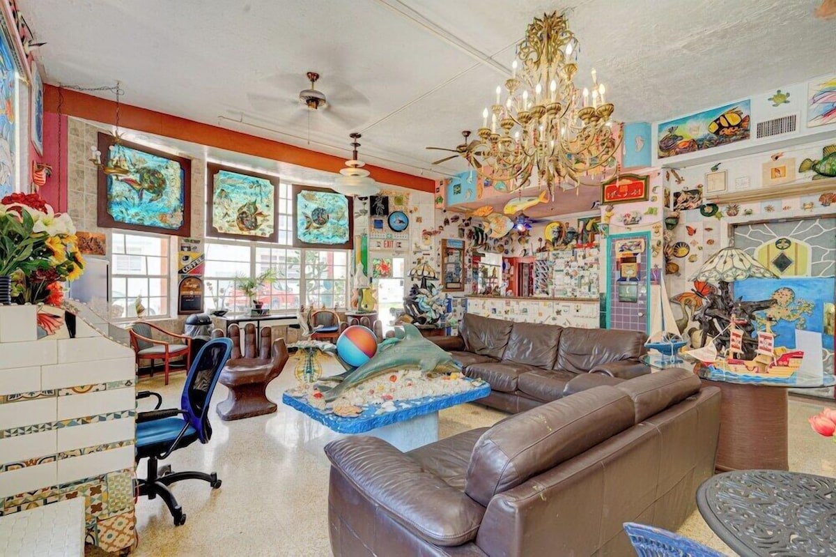 James Hotel - Photo 1