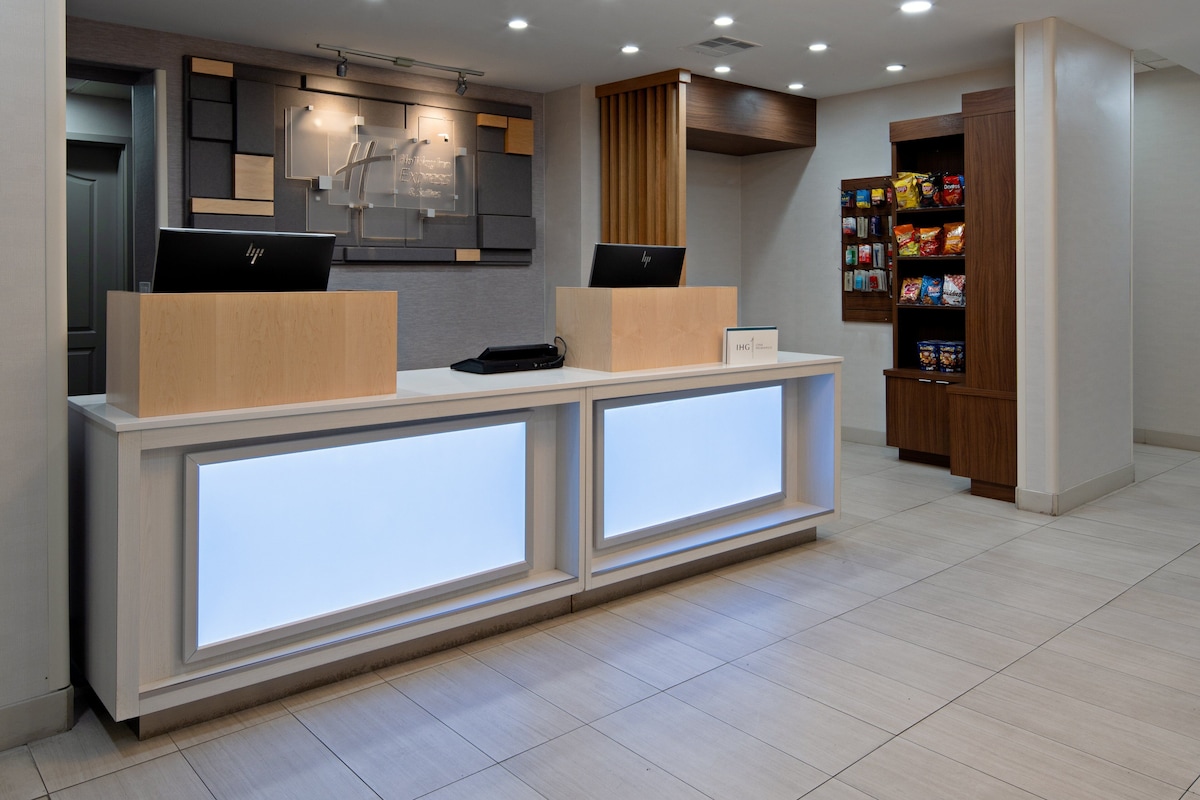 Holiday Inn Express & Suites Fresno South by IHG - Photo 1