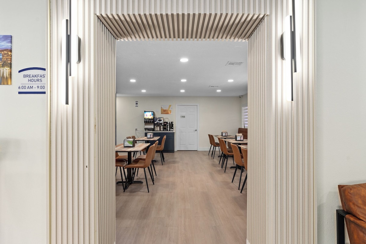 Baymont by Wyndham Orlando Downtown - Photo 1