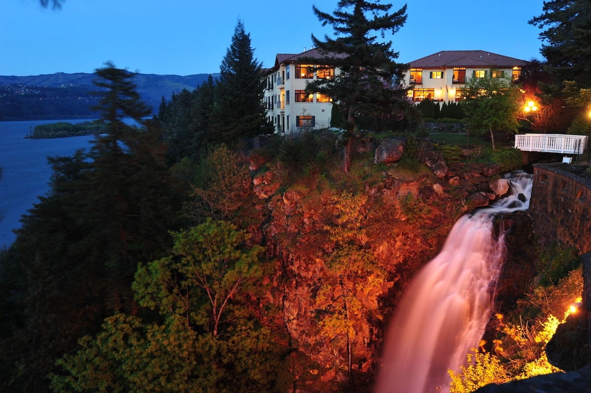 Columbia Cliff Villas Hotel - Photo 1