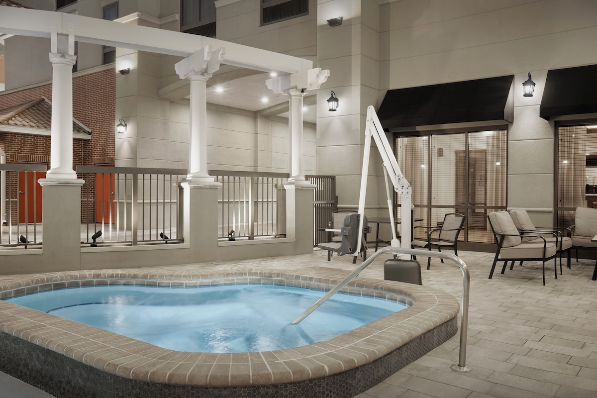Hilton Garden Inn Jacksonville Downtown Southbank - Photo 1