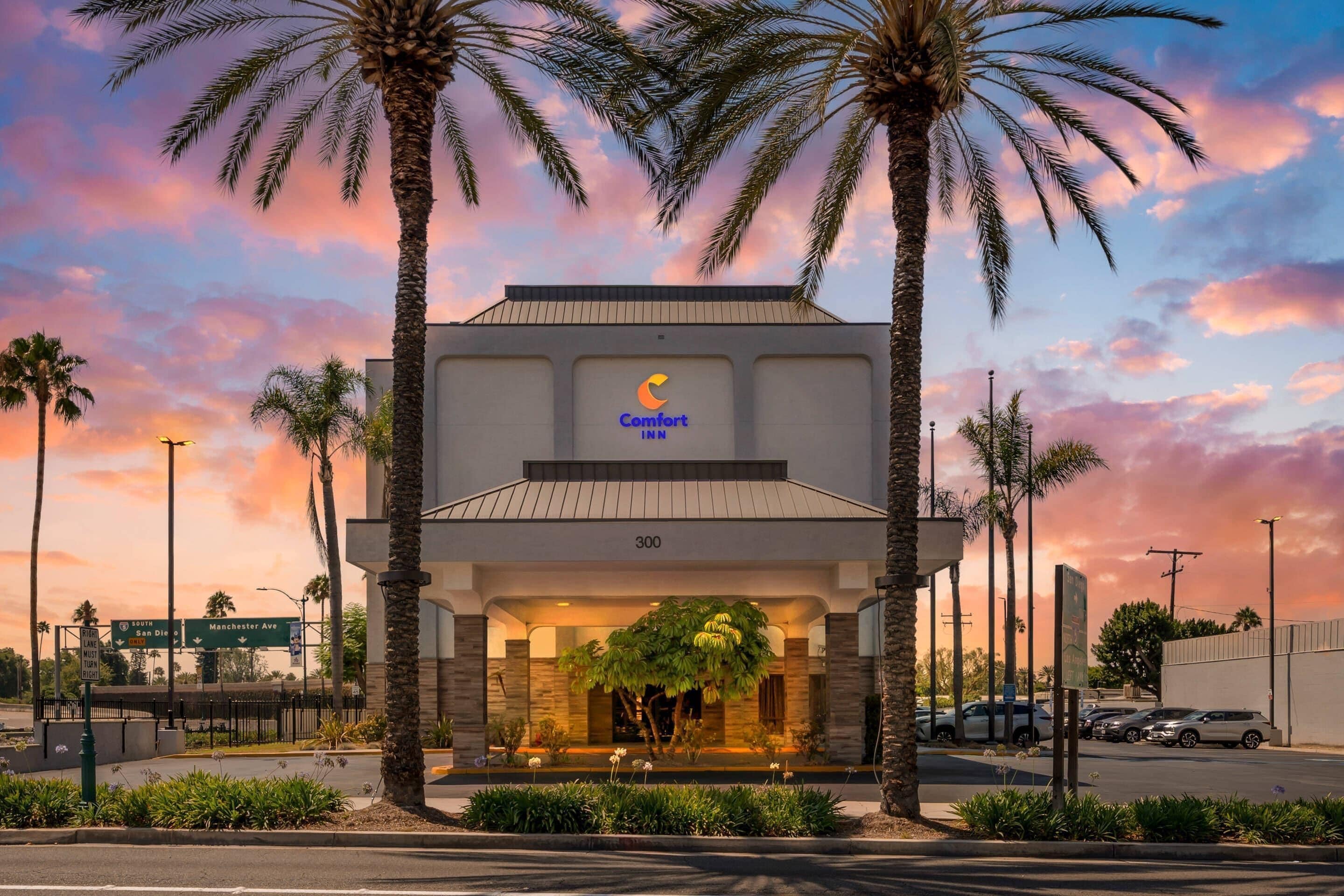 Comfort Inn Anaheim Resort - Photo 1