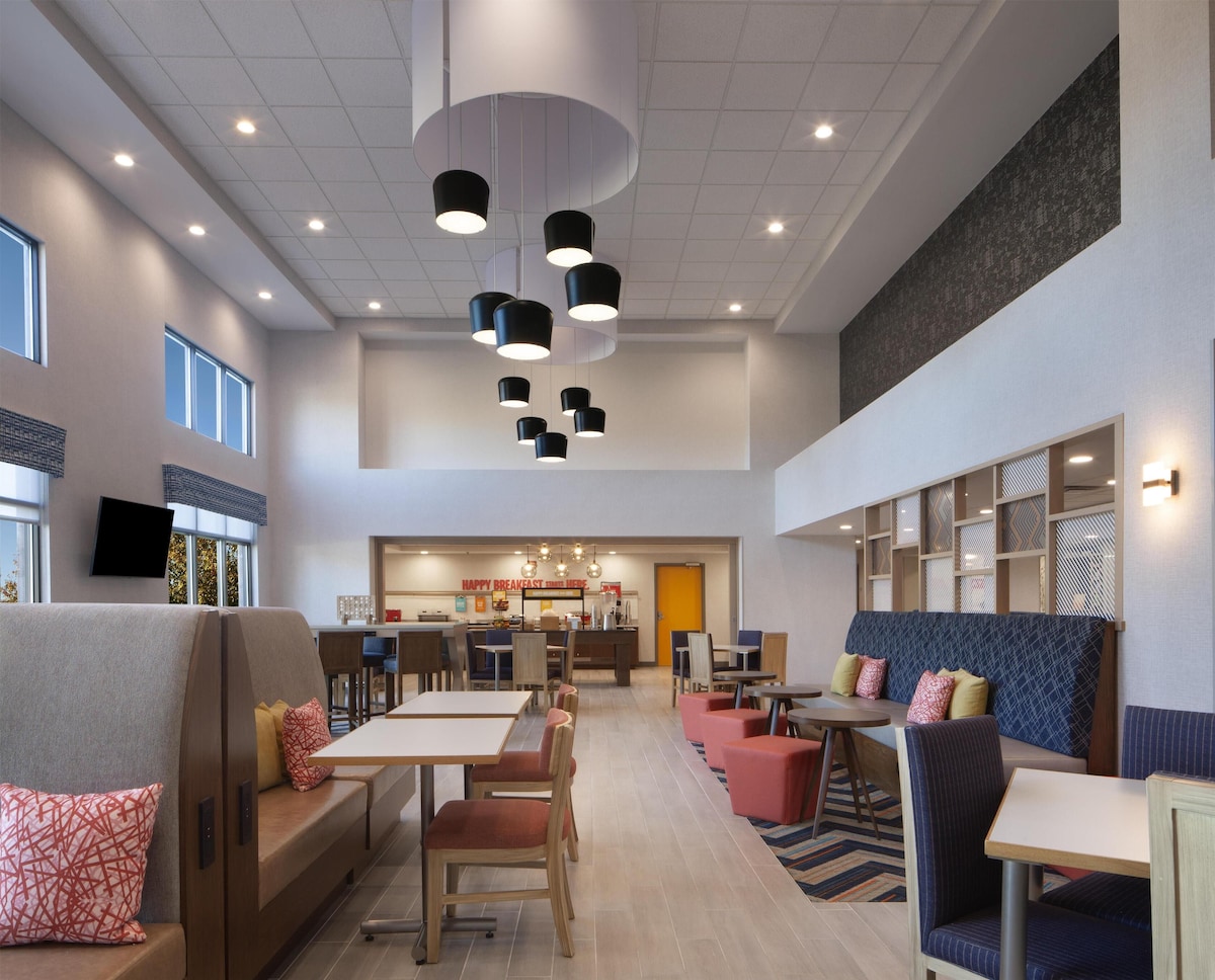 Hampton Inn & Suites Cleveland-Mentor - Photo 1