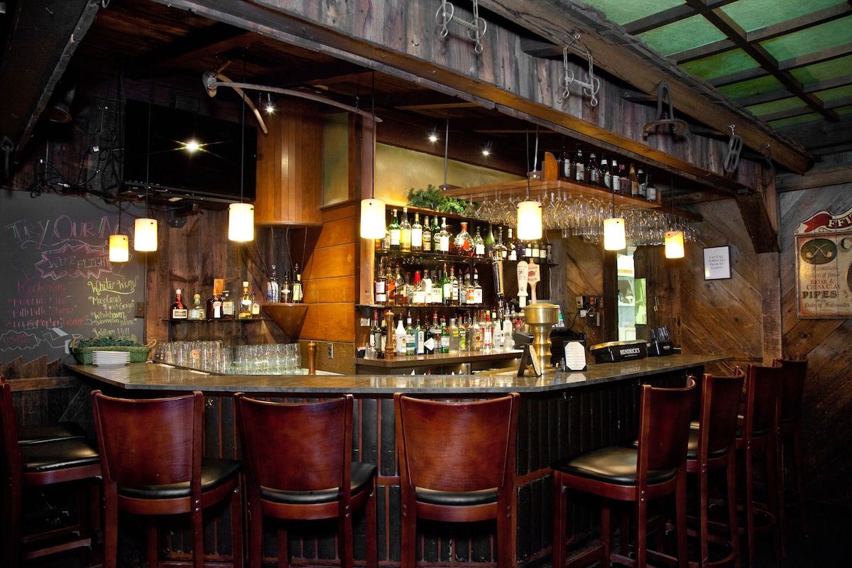 Concord's Colonial Inn - Photo 1