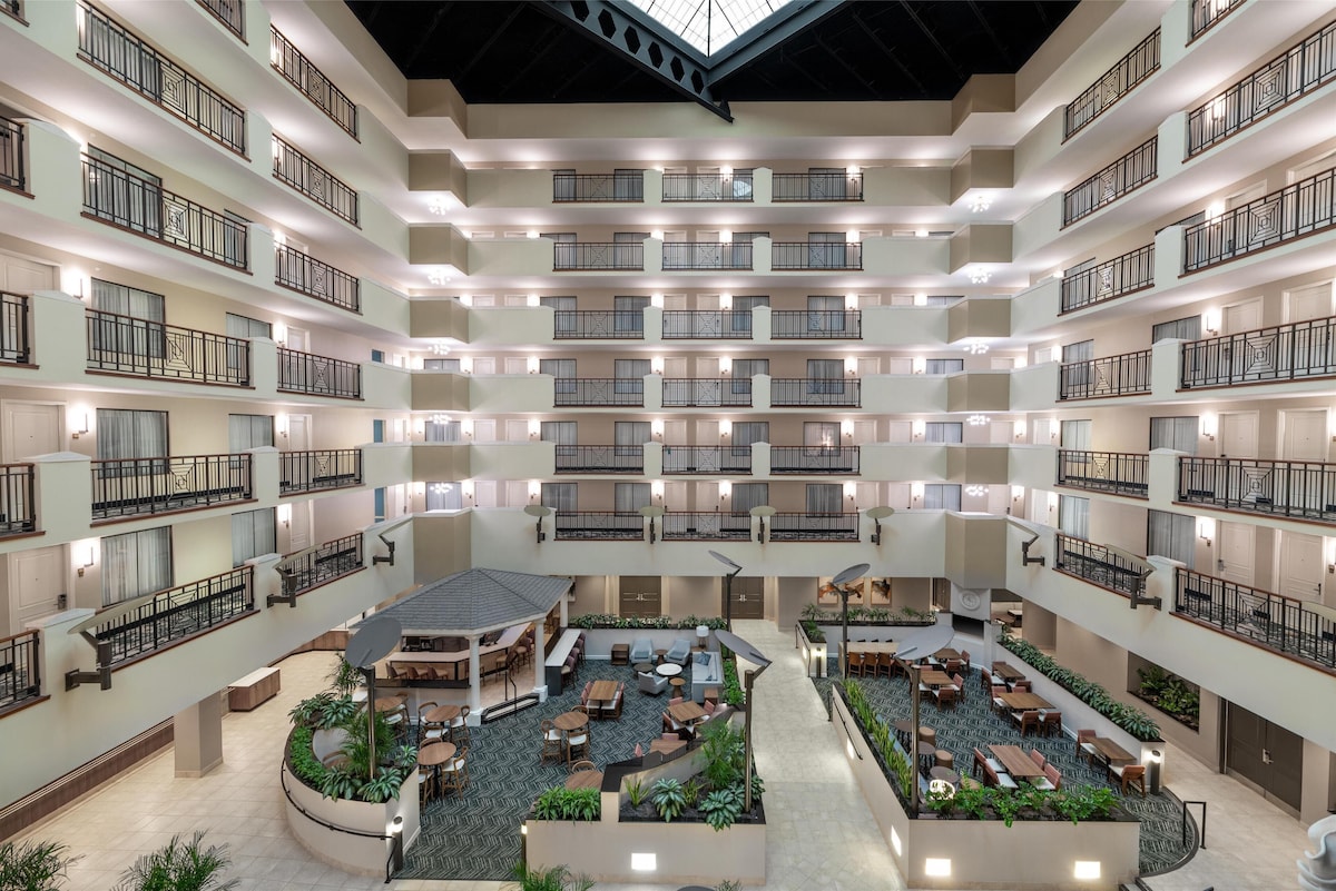 Embassy Suites by Hilton Fort Myers Estero - Photo 1