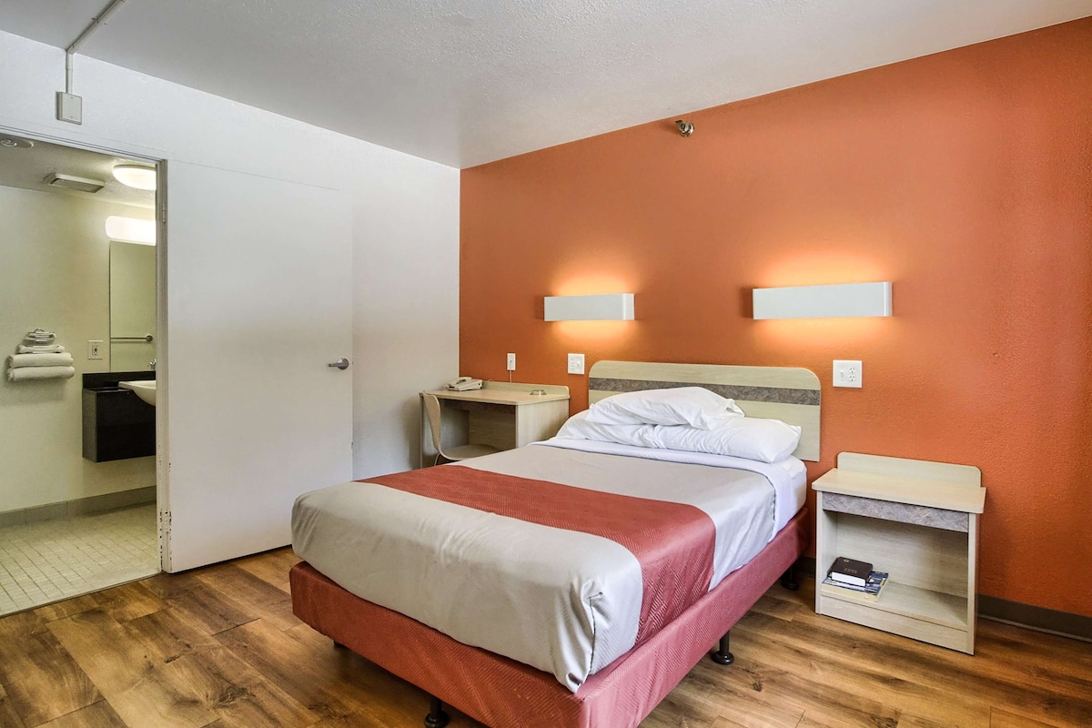 Motel 6 New Cumberland, PA - Harrisburg - Hershey South - Photo 1
