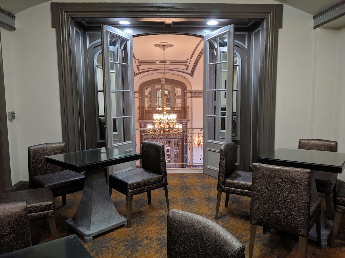 The Tudor Arms Hotel Cleveland - A Doubletree By Hilton - Photo 1