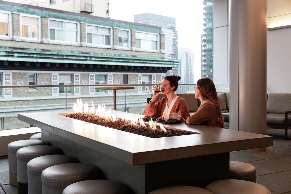 The Charter Hotel Seattle, Curio Collection by Hilton - Photo 1