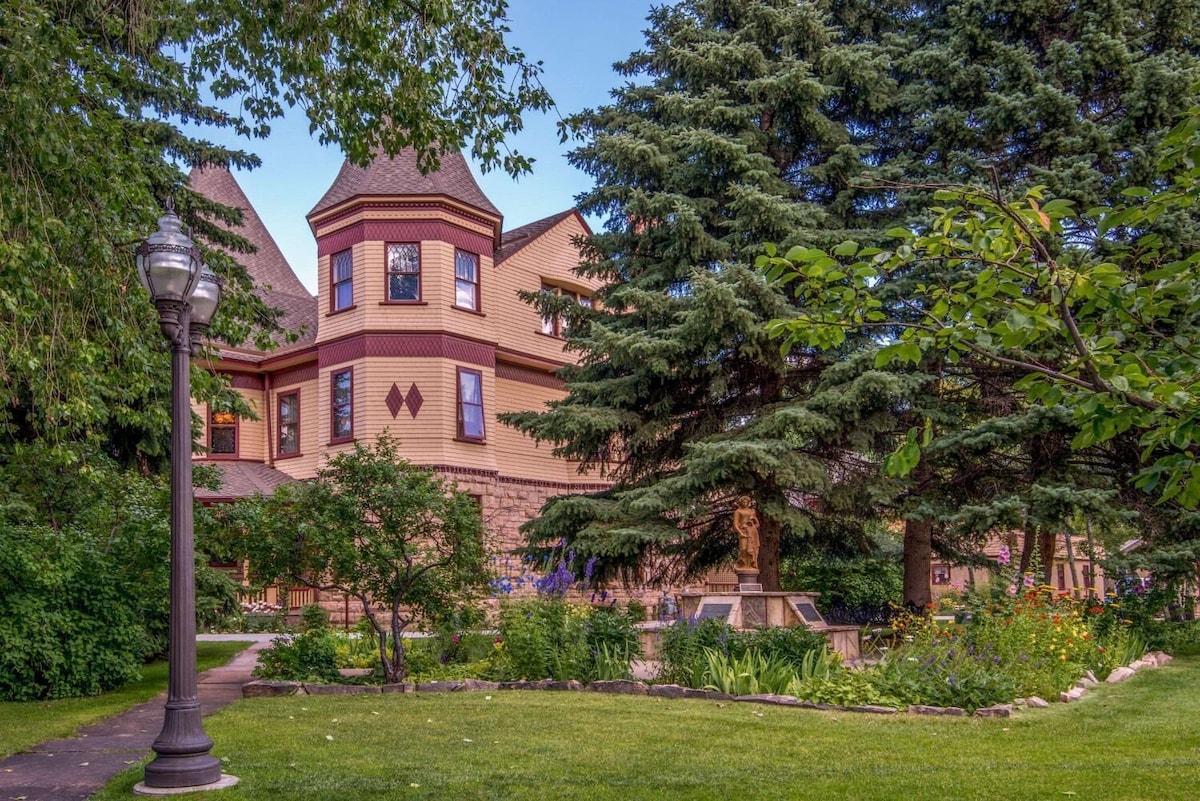 Super 8 by Wyndham Laramie - Photo 1