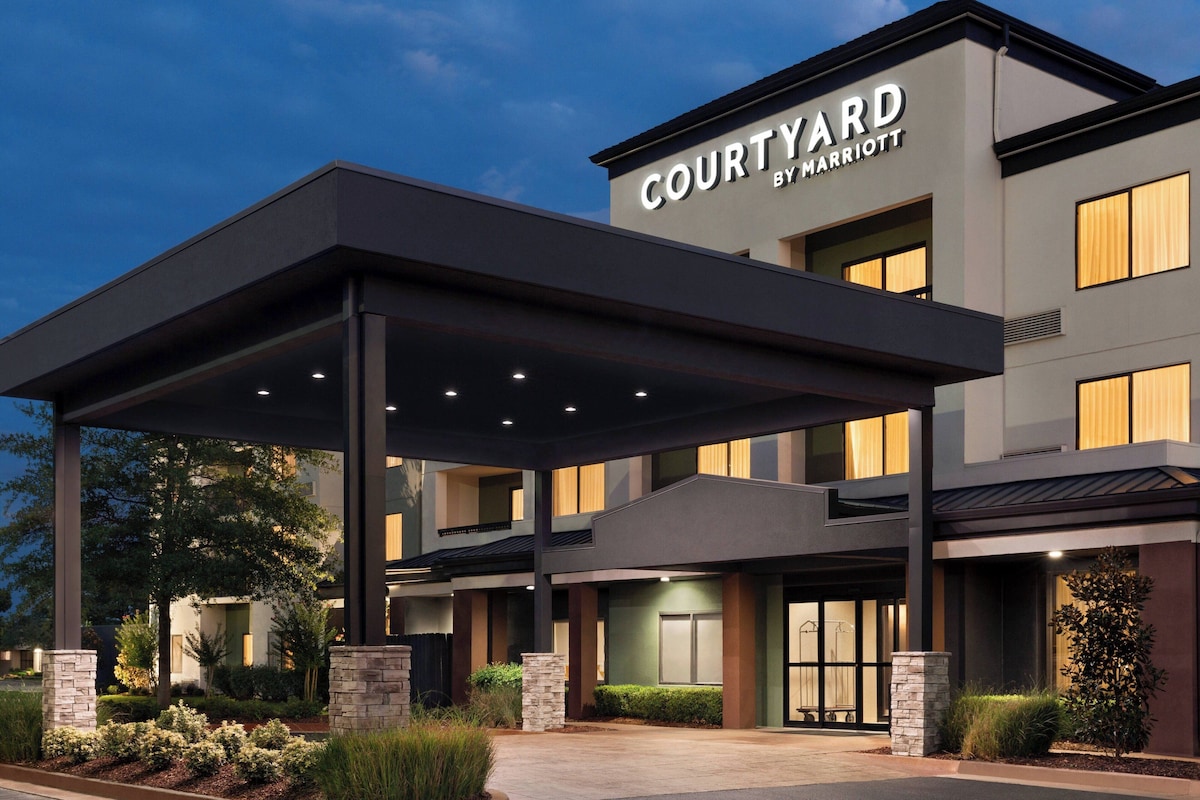 Courtyard by Marriott Tulsa Central - Photo 1