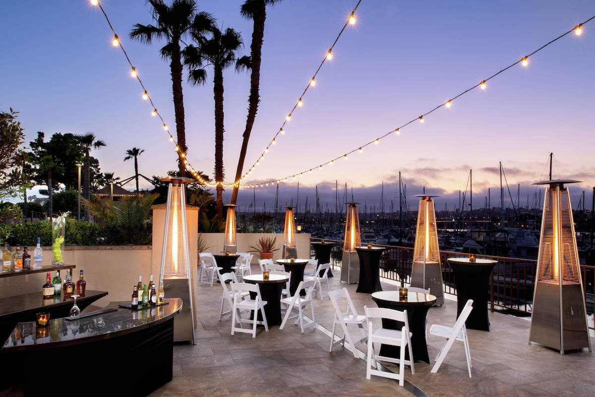 Hilton San Diego Airport/Harbor Island - Photo 1