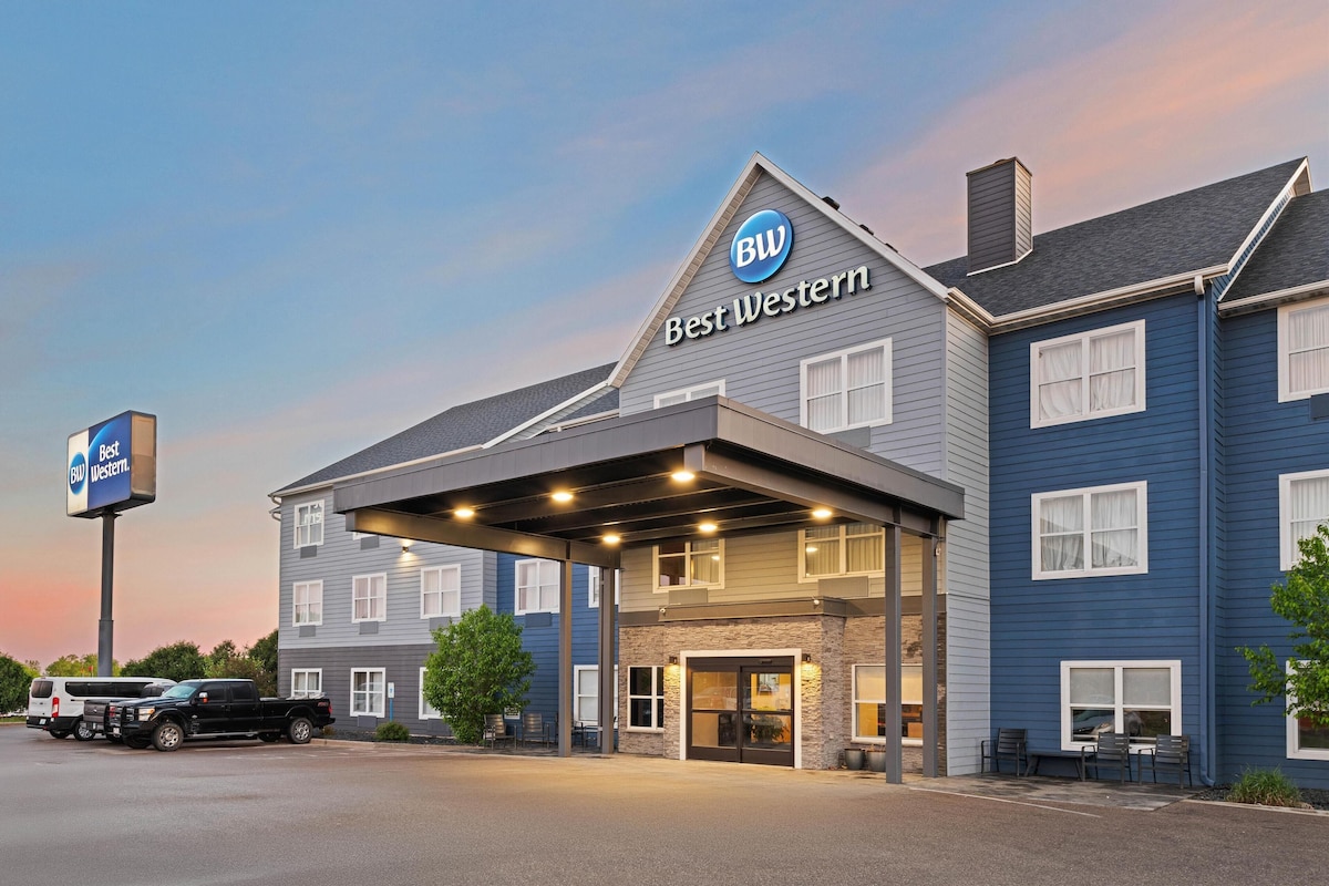 Best Western Eau Claire South - Photo 1