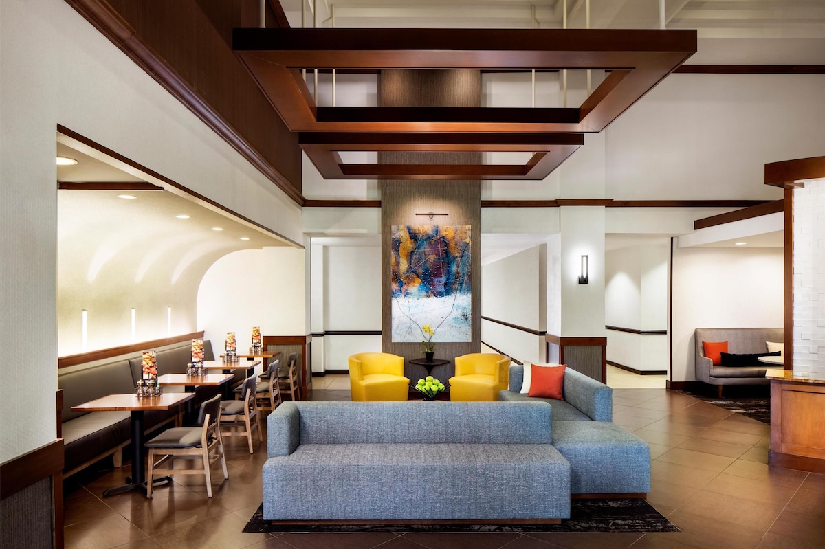 Hyatt Place Roanoke Airport/ Valley View Mall - Photo 1