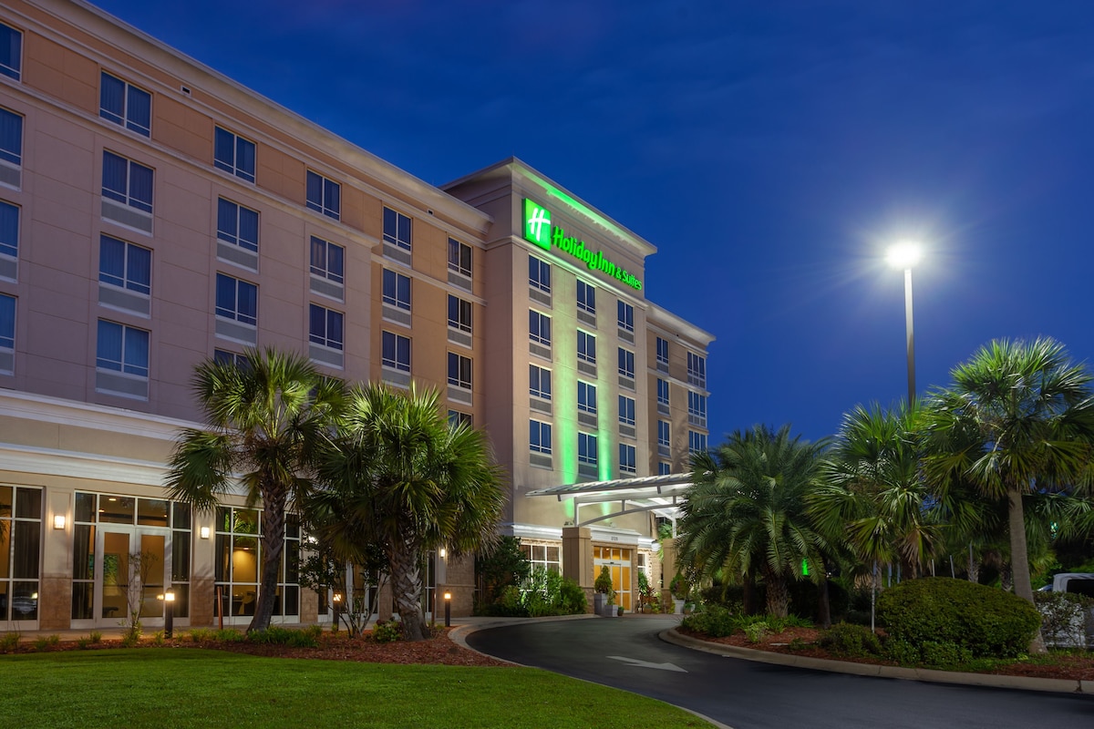 Holiday Inn & Suites Tallahassee Conference Ctr N By IHG - Photo 1