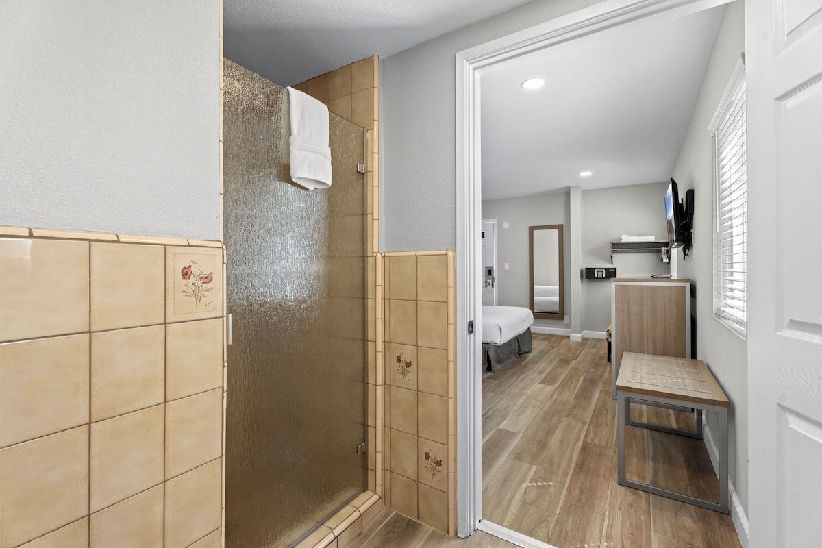 Ocean Park Inn - Photo 1