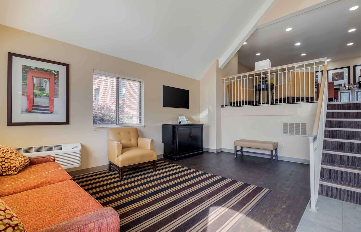 Studio 6 Suites Greenville, SC - Haywood Mall - Photo 1