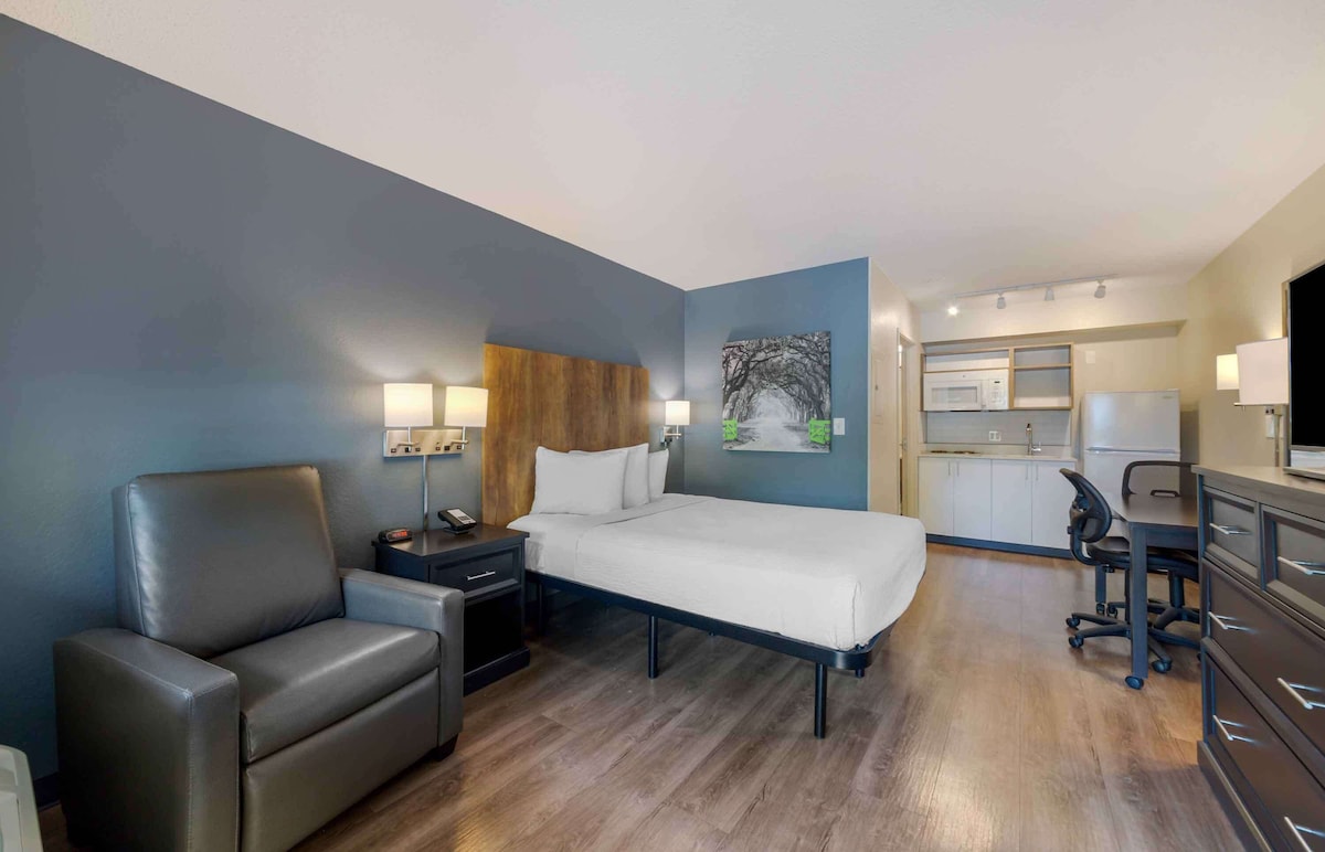 Extended Stay America- Suites- Miami - Airport - Doral - Photo 1