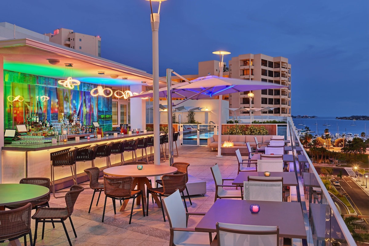 Art Ovation Hotel, Autograph Collection - Photo 1