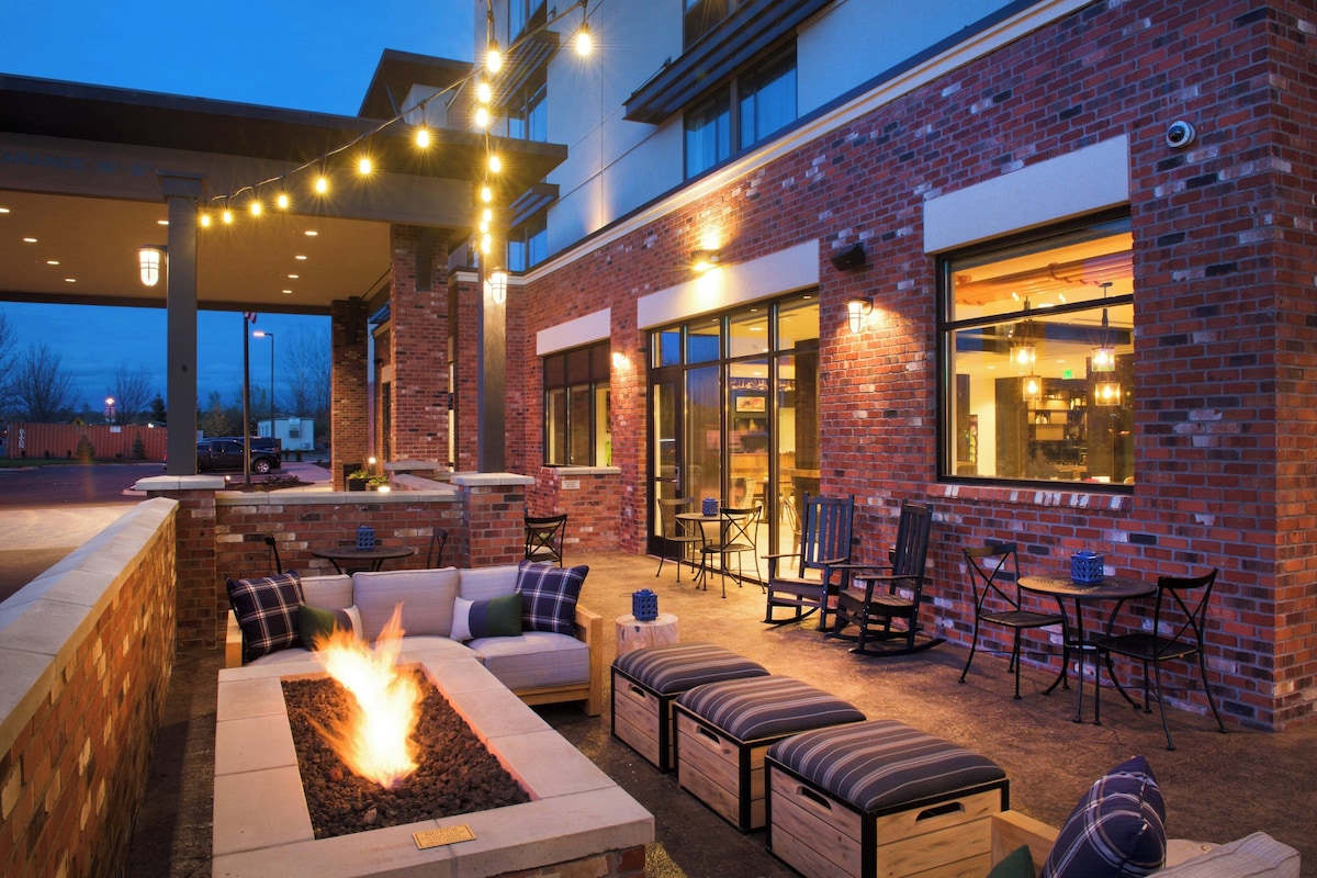 Springhill Suites by Marriott Bend - Photo 1