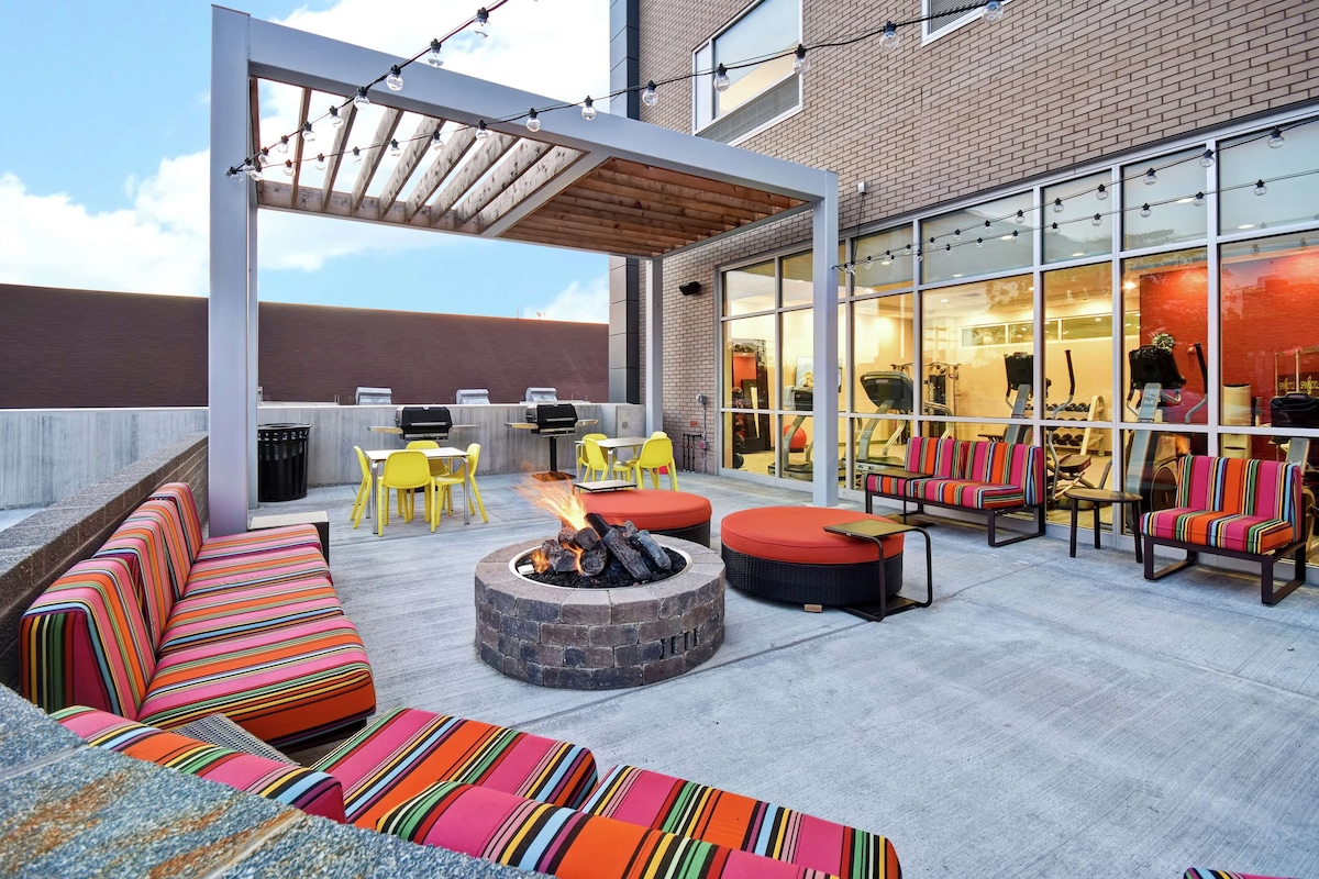 Home2 Suites by Hilton Columbus Downtown - Photo 1