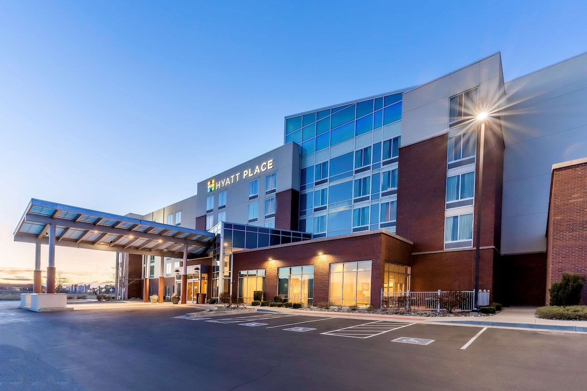 Hyatt Place Salt Lake City Airport - Photo 1