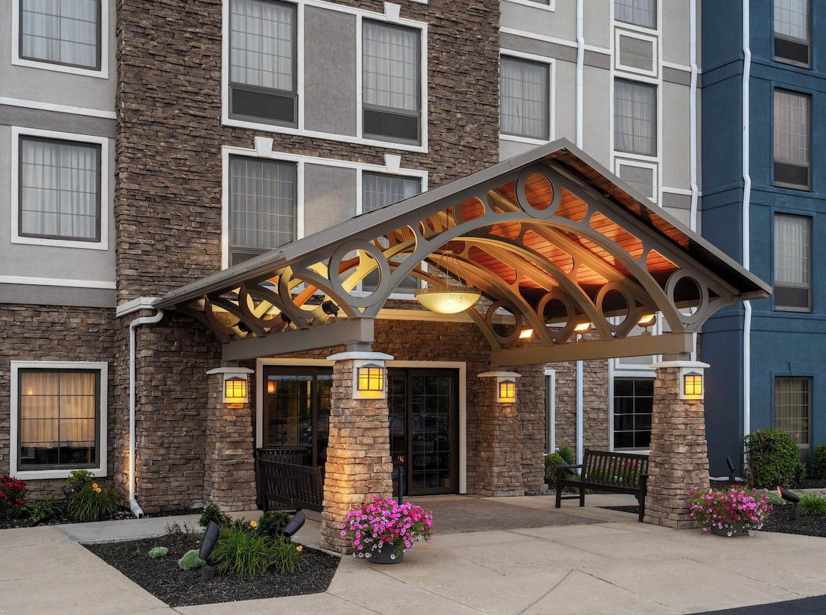 Staybridge Suites Indianapolis-Airport by IHG - Photo 1