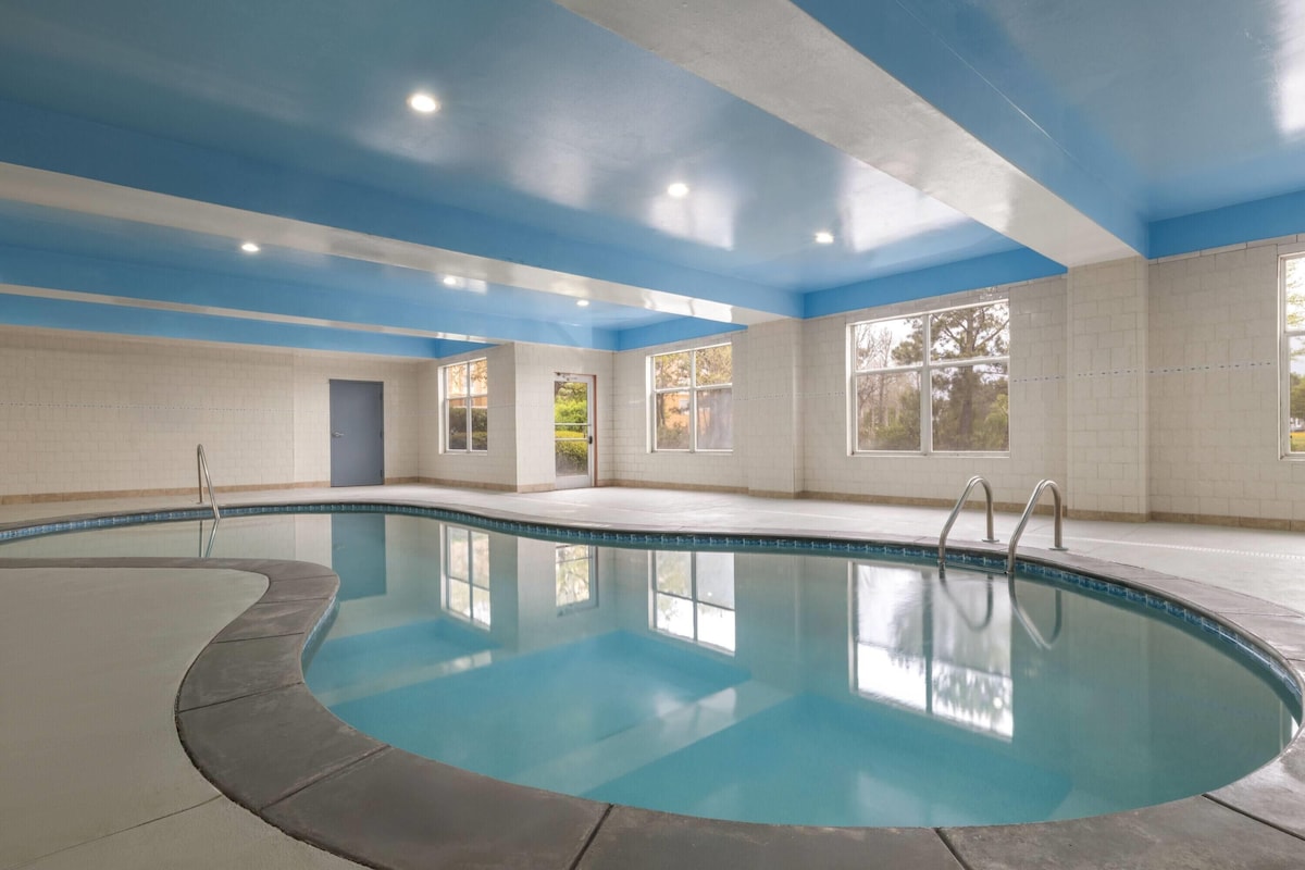 Wingate by Wyndham Savannah Gateway - Photo 1