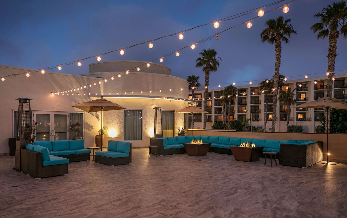 Redondo Beach Hotel, Tapestry Collection by Hilton - Photo 1