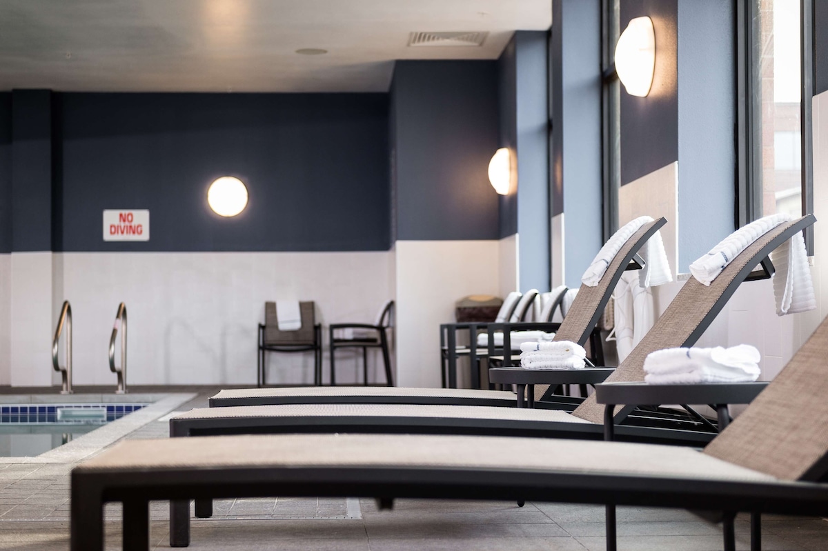Hampton Inn & Suites La Crosse Downtown - Photo 1