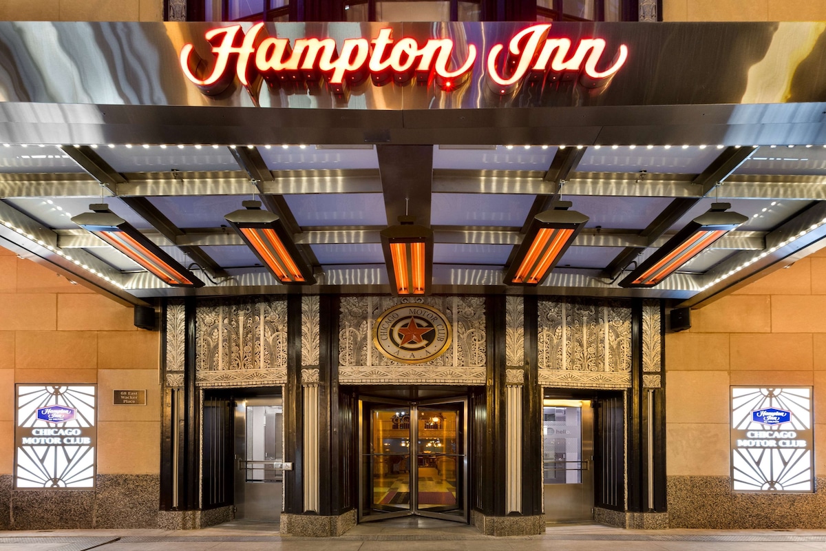Hampton Inn Chicago Downtown/N Loop/Michigan Ave - Photo 1