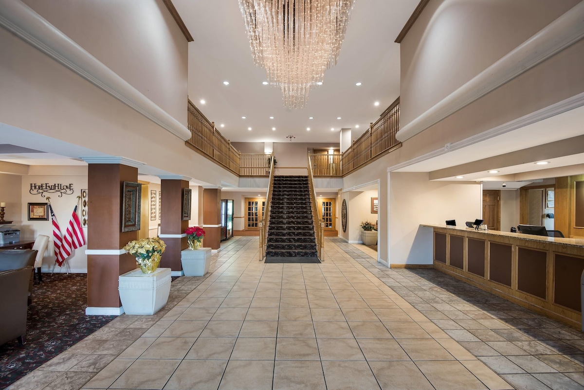 Quality Inn & Suites Cincinnati I-275 - Photo 1