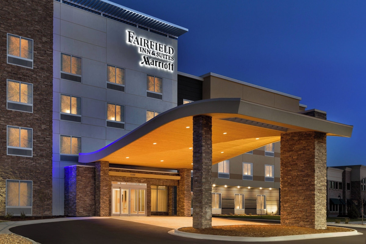Fairfield by Marriott Inn & Suites Boulder Longmont - Photo 1