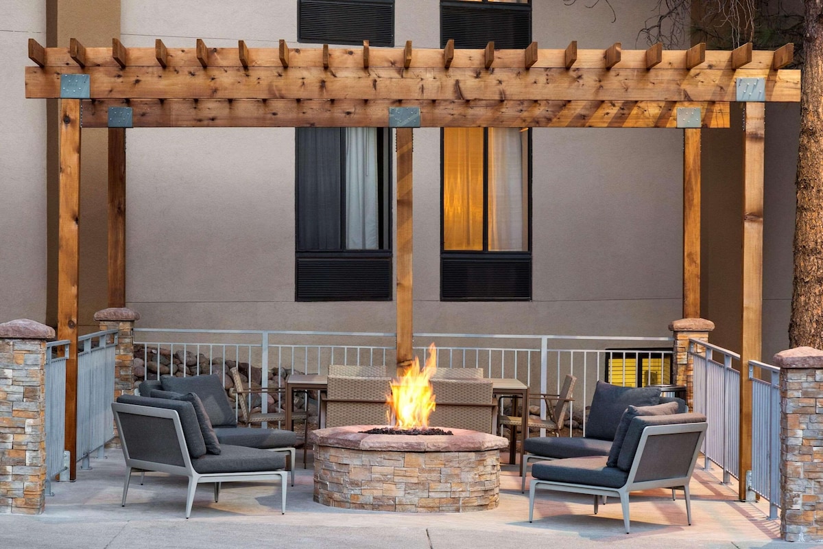Country Inn & Suites by Radisson, Flagstaff, AZ - Photo 1