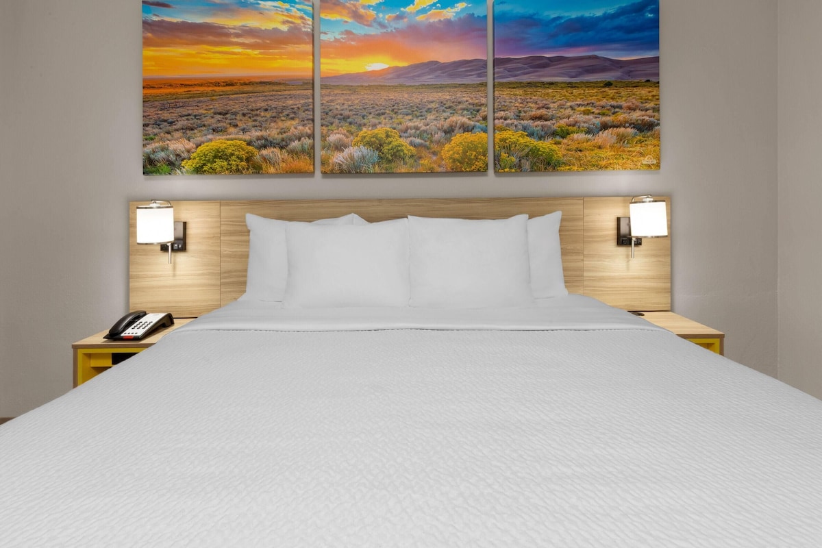 Days Inn by Wyndham Tulsa Central - Photo 1
