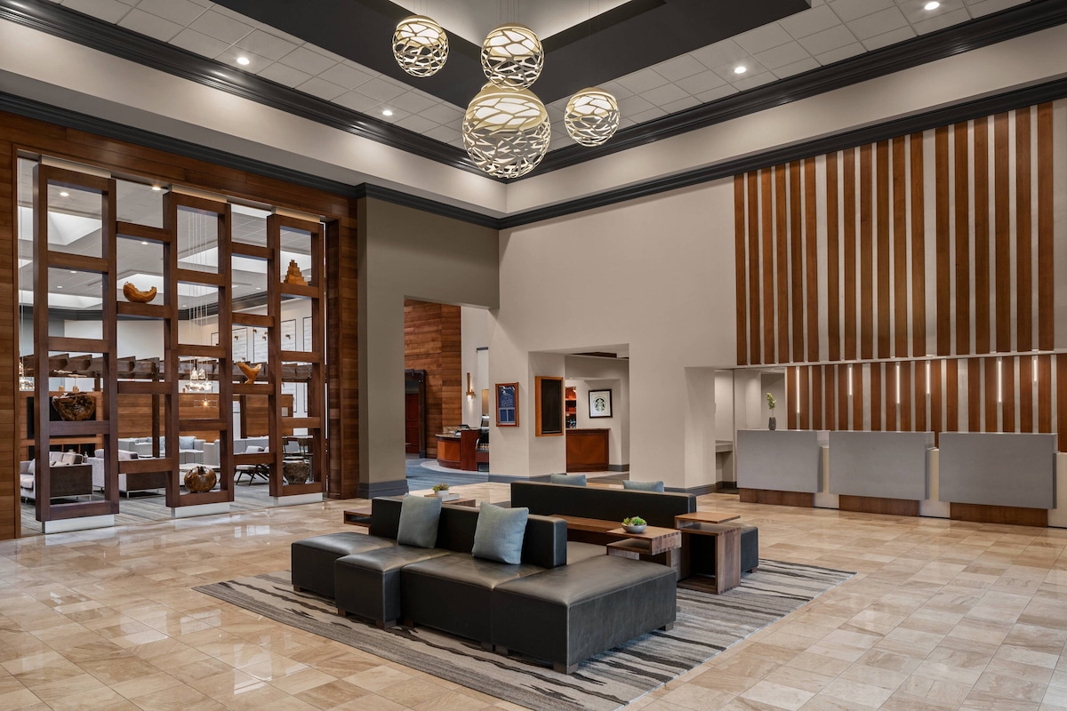 Cleveland Marriott East - Photo 1
