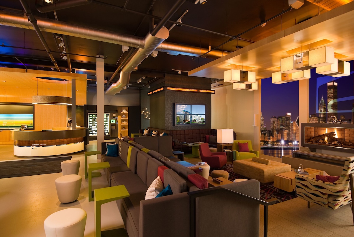 Aloft Portland Airport at Cascade Station - Photo 1