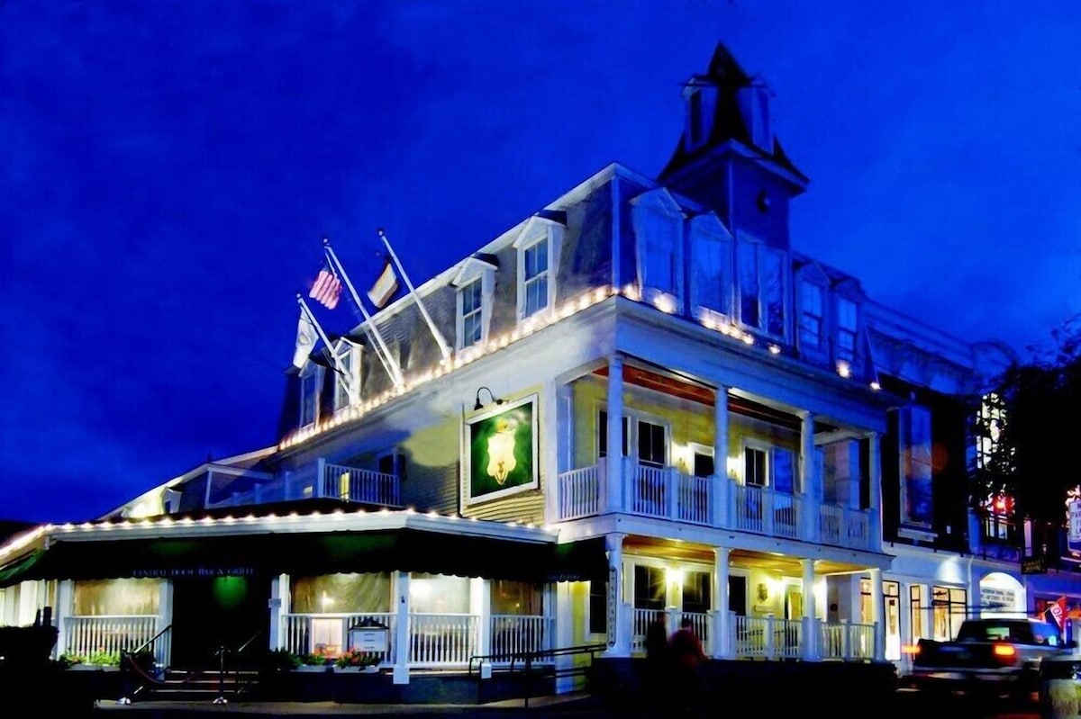 Crown and Anchor Inn - Photo 1
