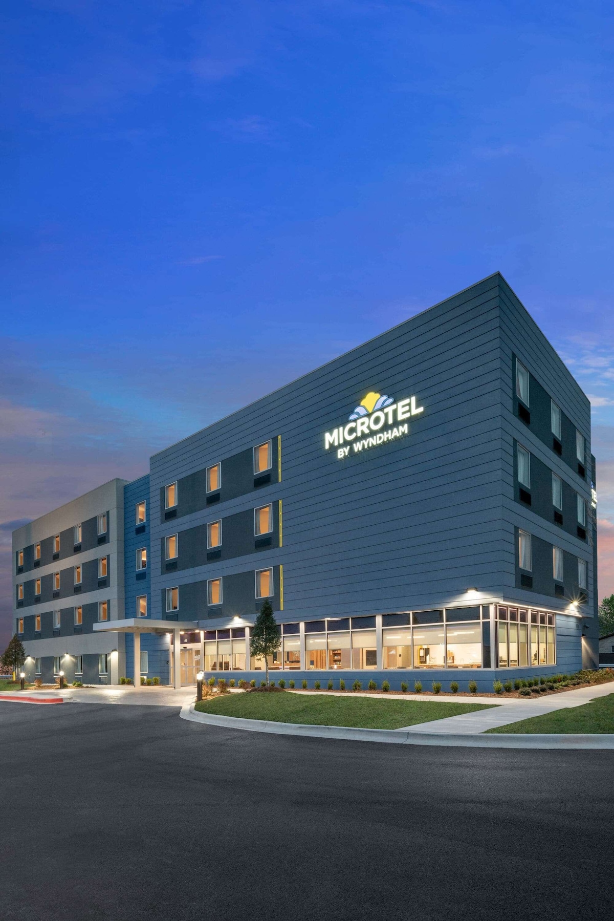 Microtel Inn & Suites By Wyndham Hot Springs - Photo 1