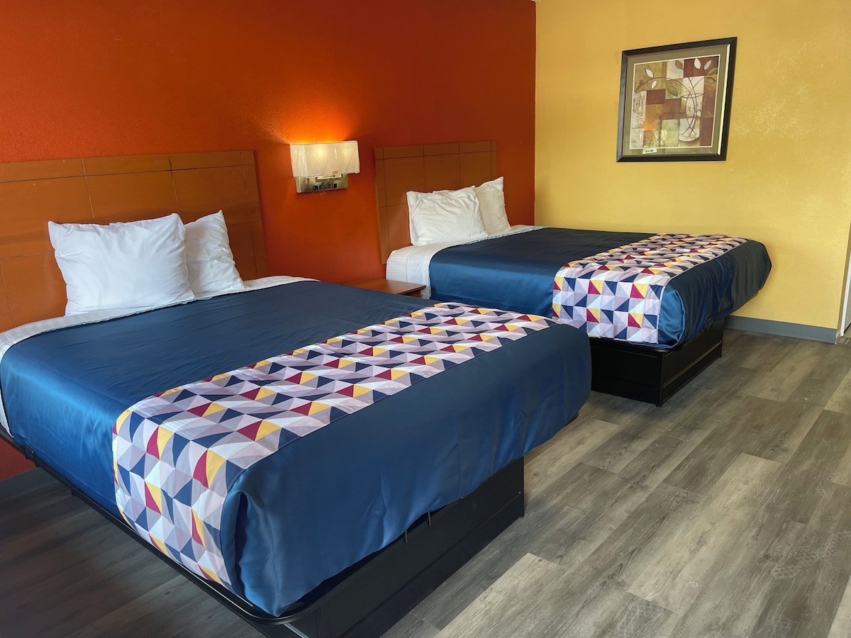 Economy Inn - Photo 1