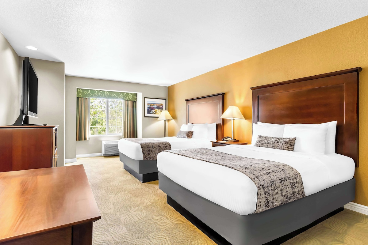 Best Western California City Inn & Suites - Photo 1